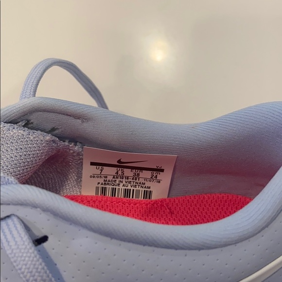 Brand new Nike Flyknit Running Shoes - Picture 3 of 7